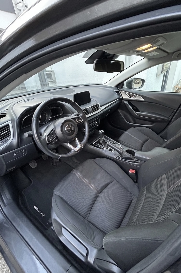 Mazda 3 – Innenraum komplett – Nachher